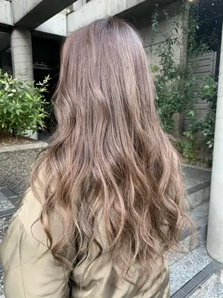 セミロング カラー レイヤーカット 西村あきやのヘアスタイル