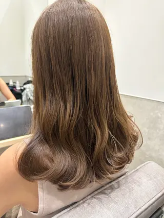 ロング 古山 瞳のヘアスタイル