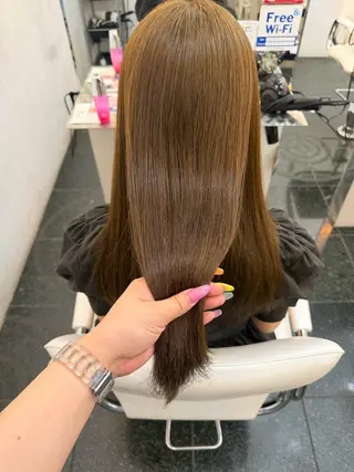 セミロング カラー 髪質改善カラー｜ Yukino🫧のヘアスタイル