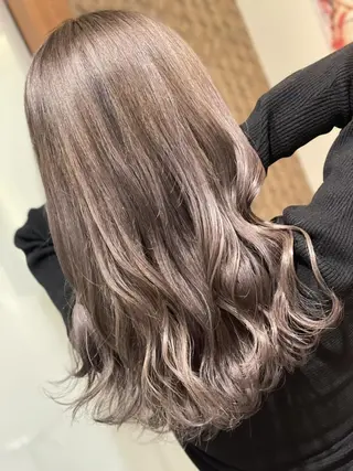 ロング カラー ハイトーン得意😍 Lumiereのヘアスタイル