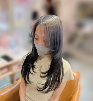 ロング 髪質改善／巻けるスト レート AYAKAのヘアスタイル