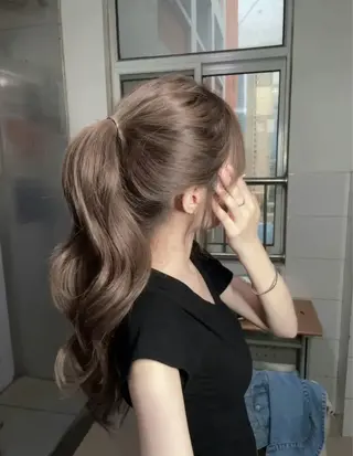 セミロング カラー ヘアアレンジ ‎透明感×艶髪 ‎🫒maki🎀のヘアスタイル