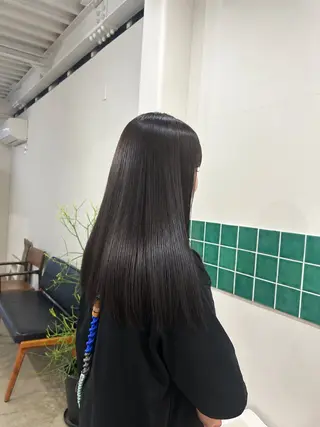 ロング さら/縮毛矯正/ 暖色系/顔周りカットのヘアスタイル