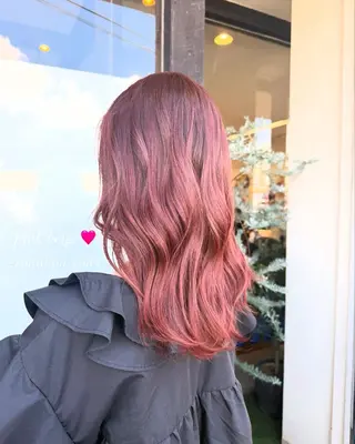 ミディアム 三原 つばさのヘアスタイル