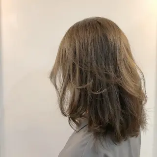 ミディアム カラー パーマ ヘアアレンジ 塩崎 春香のヘアスタイル
