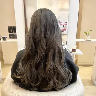 ロング カラー 大西 七海のヘアスタイル