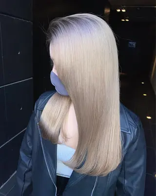セミロング カラー ブリーチ 透明感HIDEのヘアスタイル