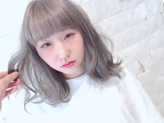 ミディアム YUI𓍯ｴｸｽﾃ /ﾆｭｱﾝｽｶﾗｰのヘアスタイル