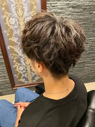 ミディアム パーマ メンズ 岡本 宗士のヘアスタイル