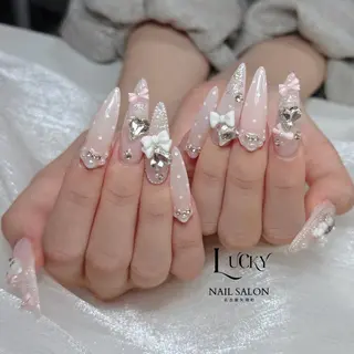 ネイル Lucky Nail Salonのネイルデザイン
