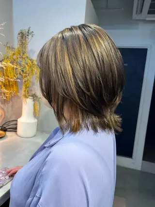カラー 横田 美咲のヘアスタイル