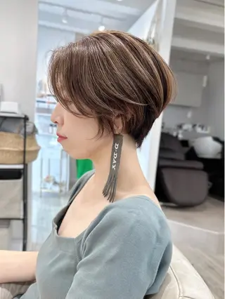 ショート 榎本 雪来のヘアスタイル