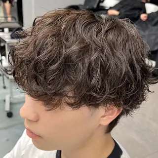 ショート カラー パーマ メンズ ハイトーン/パーマ/ メンズ / 新宿🌐のヘアスタイル