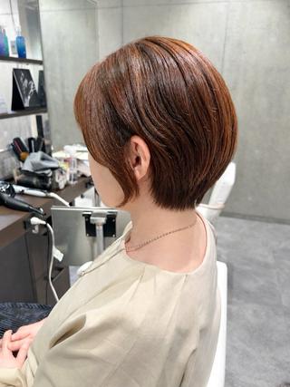 ショート レイヤーカット/艶 カラー 三浦菜々子のヘアスタイル