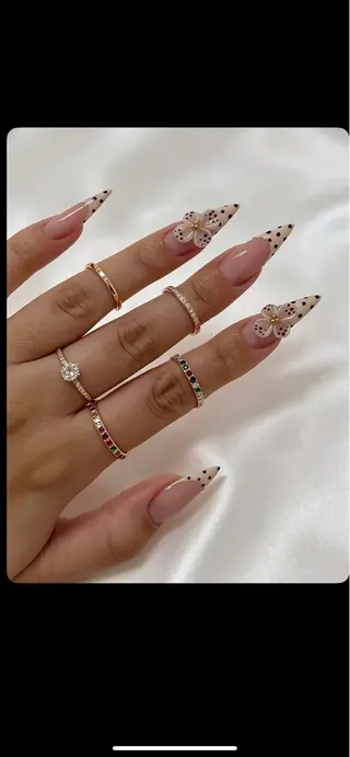 ネイル NiJi Nailsのネイルデザイン