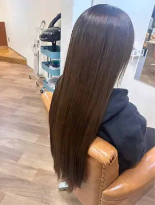 ロング カラー 𝑴𝒐𝒓𝒊 /髪質改善/艶髪🖤のヘアスタイル