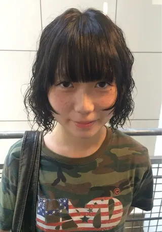 ショート カラー パーマ 杏華レイヤー/ パーマ/ハイトーンのヘアスタイル