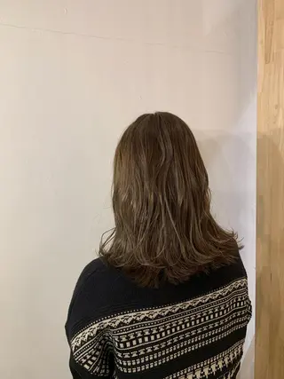 セミロング 小西 美帆のヘアスタイル