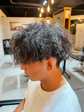 ショート パーマ メンズ ツイスパ特化 石川 歳也のヘアスタイル