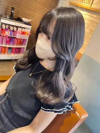 ロング 🩵盛れる顔周り/ 艶カラーemi🩵のヘアスタイル
