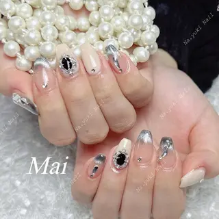 ネイル 🦋 Queenieのネイルデザイン