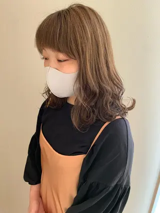 セミロング カラー 顔まわりカット✄ ベージュカラー🧸のヘアスタイル