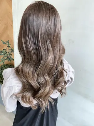 ロング カラー ヘアアレンジ ネイル マツエク・マツパ 夜23時まで予約🉑 reverieあきらのヘアスタイル