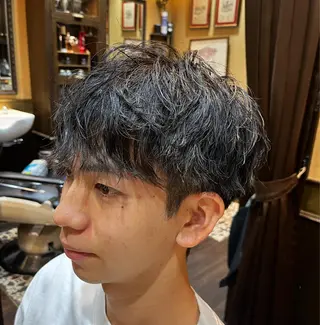ショート パーマ メンズ 工藤 千織のヘアスタイル