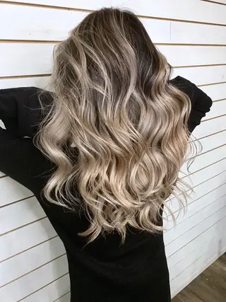 ロング 穐田 司樹のヘアスタイル