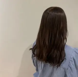 セミロング カラー 山崎 美羽のヘアスタイル