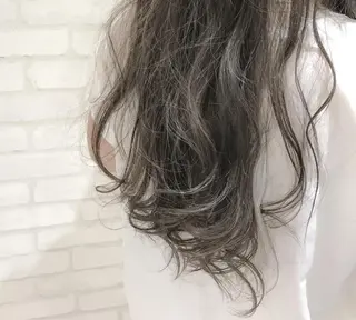 ロング カラー 林 里美のヘアスタイル