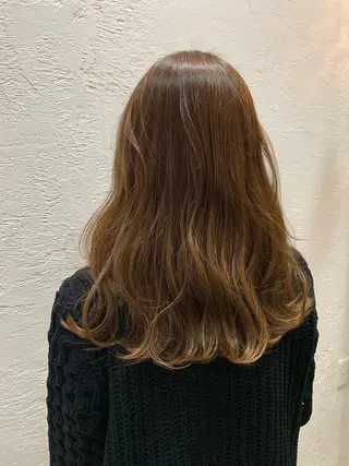 セミロング カラー fio マナミのヘアスタイル