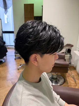 ショート パーマ メンズ 溝口 槙里也のヘアスタイル