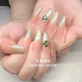 ネイル R inのネイルデザイン