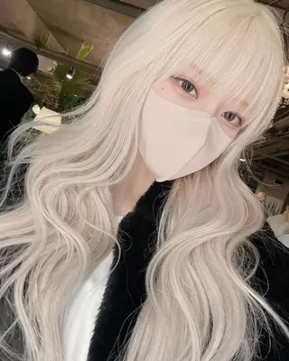 ロング カラー ハイトーンカラー 🦄レイヤーカットのヘアスタイル