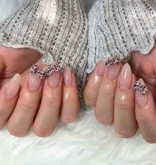 ネイル LABEL TAKARAのネイルデザイン