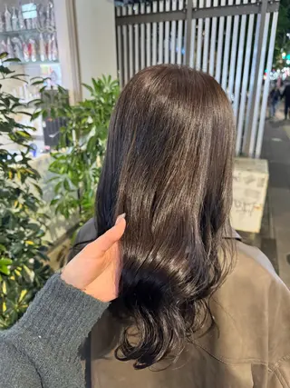 セミロング パーマ 透明感カラー🌱 🍑Kotone🍑のヘアスタイル
