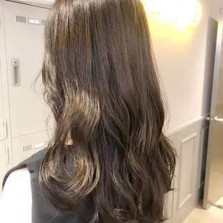 ロング カラー ハイトーン×レイヤー カットTAKUMIのヘアスタイル