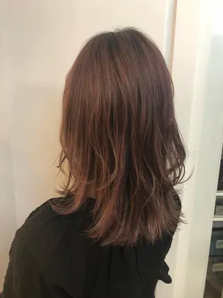 ミディアム カラー 西村 有紗のヘアスタイル