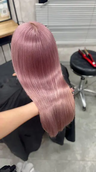 セミロング カラー クルミ🤍推し活 🎀ピンクカラーのヘアスタイル