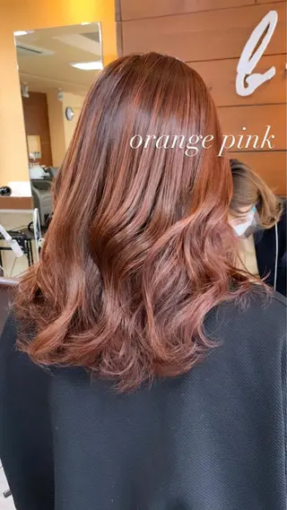 セミロング レイヤー/艶髪カラー 森本くるみのヘアスタイル