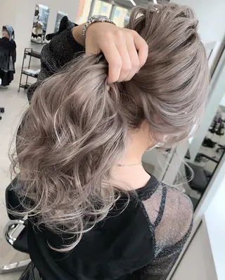 ロング カラー 佐藤 まいらのヘアスタイル