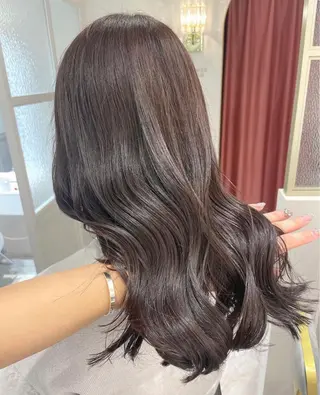 ロング fuwari 美白ショコラカラーのヘアスタイル