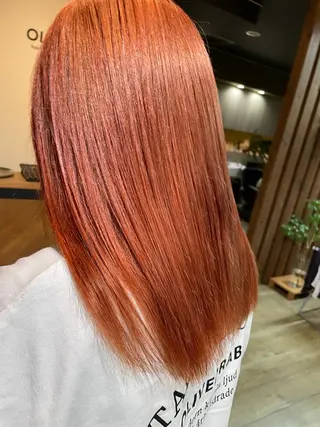 セミロング カラー カジ エリナのヘアスタイル