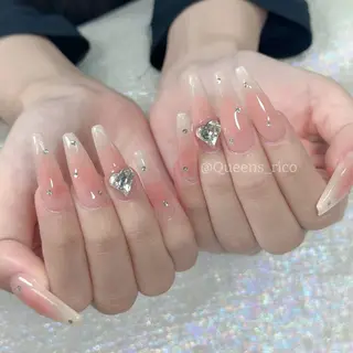 ネイル Queens テイのネイルデザイン
