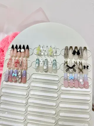 ネイル 𝐒𝐚𝐥𝐨𝐧 𝐄𝐦𝐞のネイルデザイン