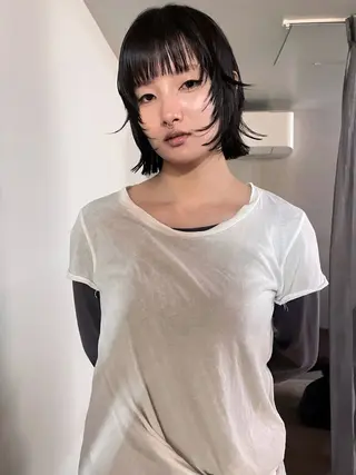 ミディアム 原田 朱里のヘアスタイル