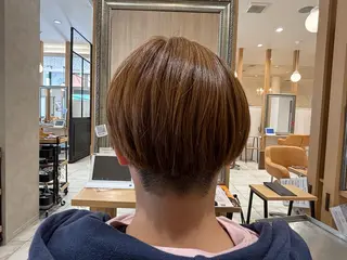 ショート カラー かわにし ゆきのヘアスタイル