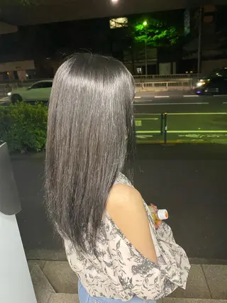 カラー 岩崎 優のヘアスタイル