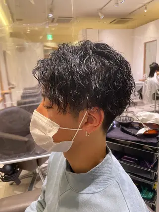 パーマ メンズ ARMONY秋山輝也 コテ巻き風パーマ特化のヘアスタイル